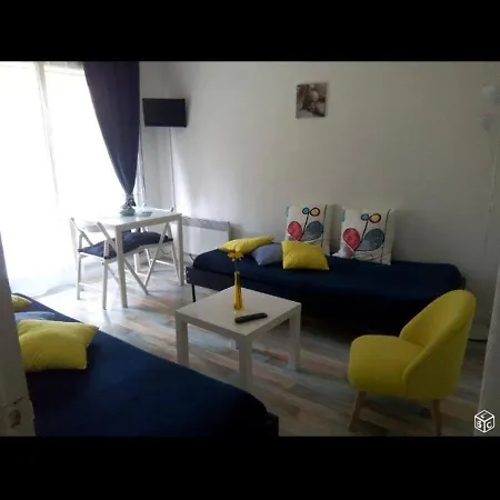 Apartment Situe Plein Sud Avec Balcon